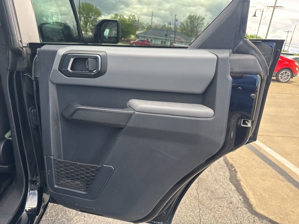 Certified 2023 Ford Bronco Big Bend w/ Sasquatch Package AWD/4WD image 37