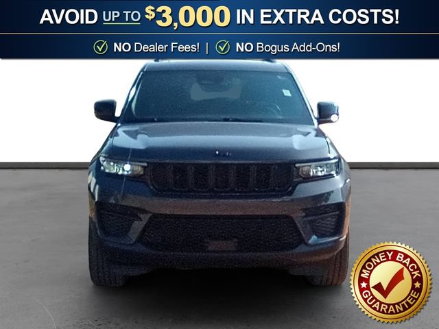 Used 2025 Jeep Grand Cherokee Altitude RWD image 11