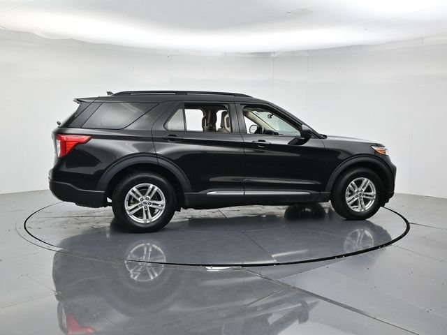 Certified 2023 Ford Explorer XLT w/ Equipment Group 202A AWD/4WD image 2