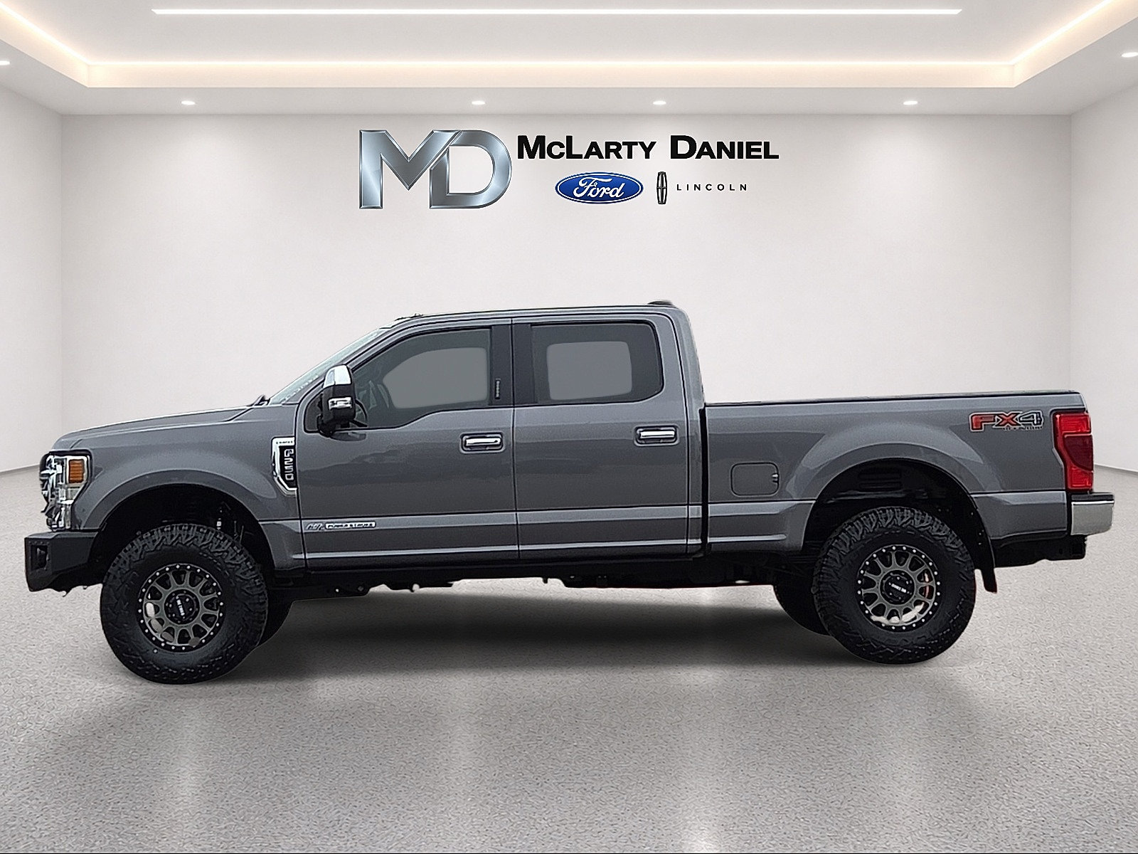 Certified 2022 Ford F250 Lariat w/ Chrome Package AWD/4WD image 3