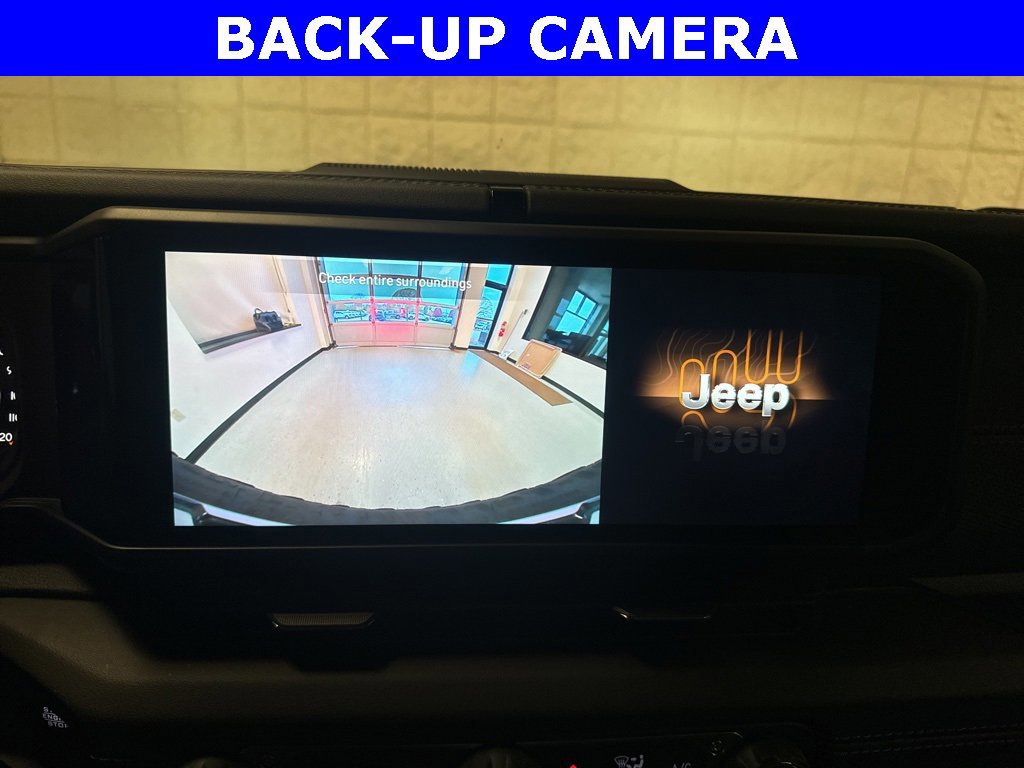 Used 2024 Jeep Wrangler Rubicon w/ Convenience Group image 21