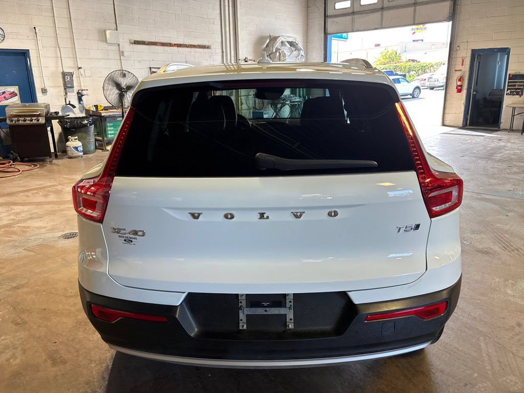 Used 2020 Volvo XC40 T5 Momentum w/ Protection Package AWD/4WD image 7