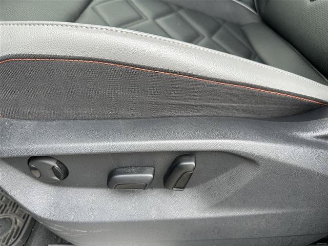 Used 2024 Volkswagen Atlas Peak Edition SE AWD/4WD image 13
