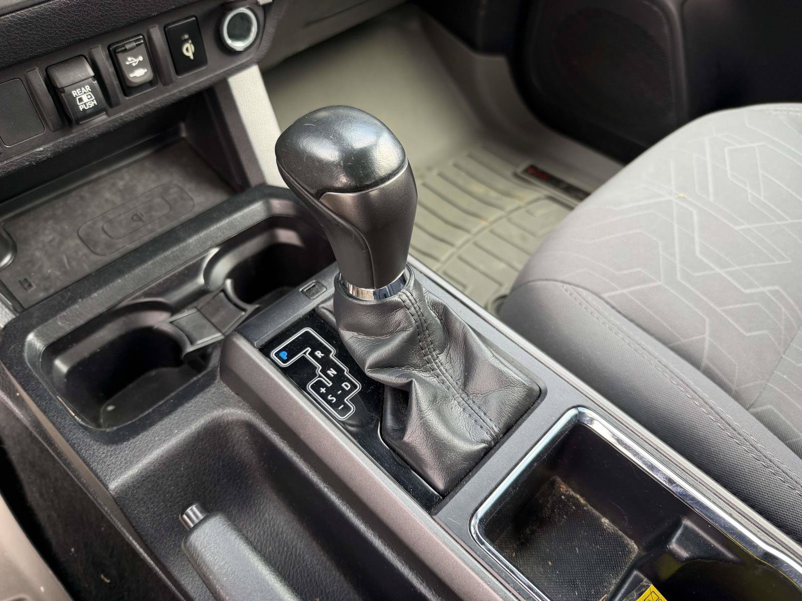 Used 2019 Toyota Tacoma TRD Off-Road RWD image 11