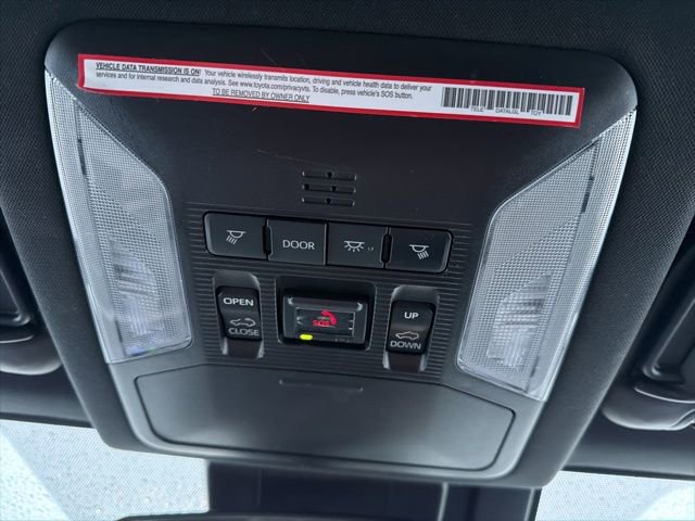 Used 2022 Toyota RAV4 SE image 33