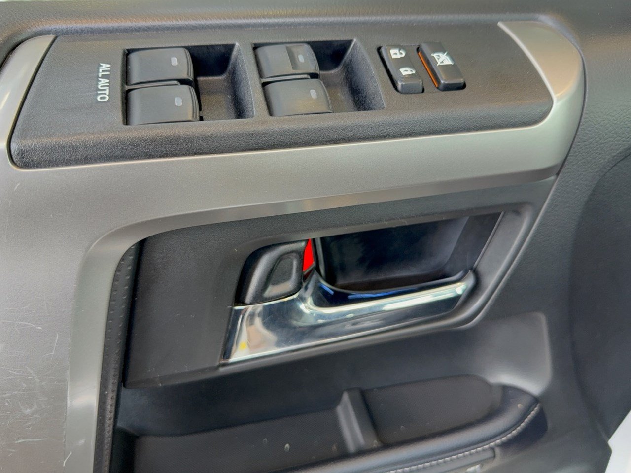 Used 2018 Toyota 4Runner Limited AWD/4WD image 15