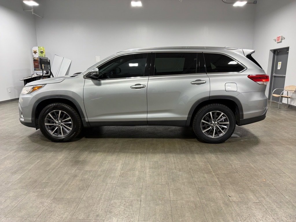 Used 2019 Toyota Highlander XLE image 7