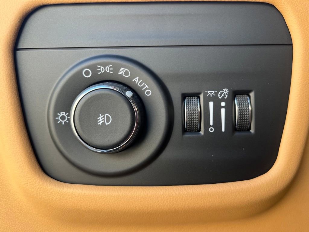 Used 2025 Jeep Grand Cherokee L Summit image 24