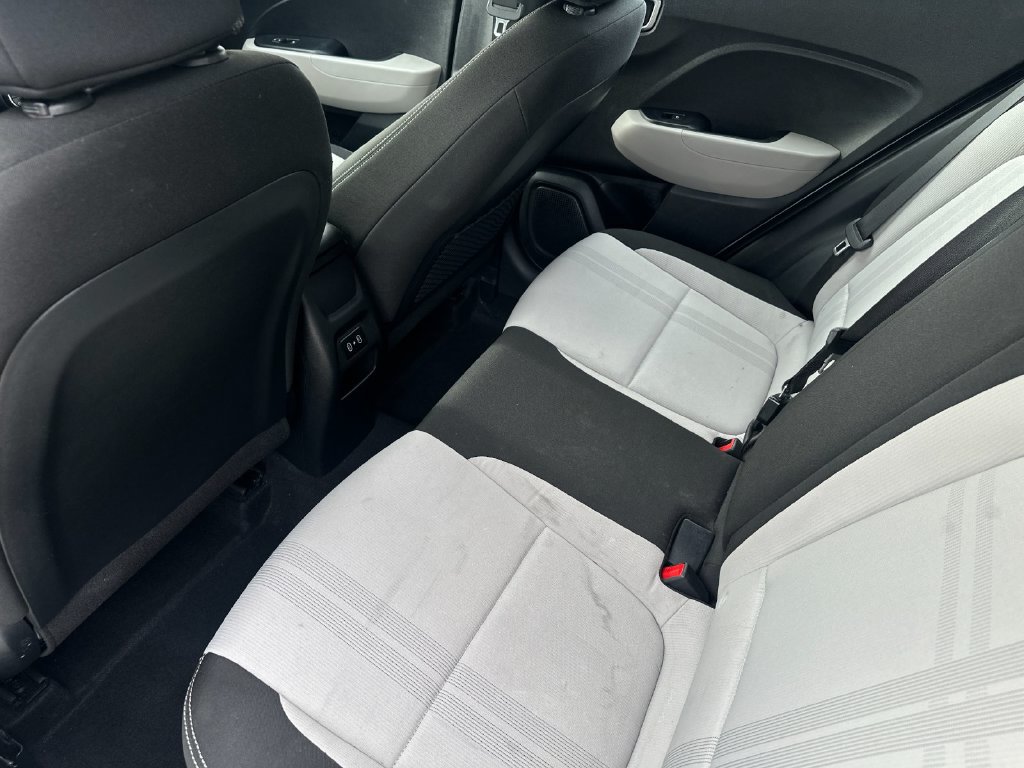 Used 2025 Hyundai Venue SEL FWD image 11