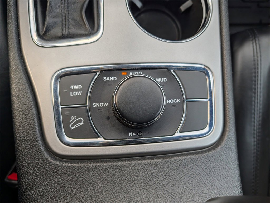 Used 2020 Jeep Grand Cherokee Altitude image 21