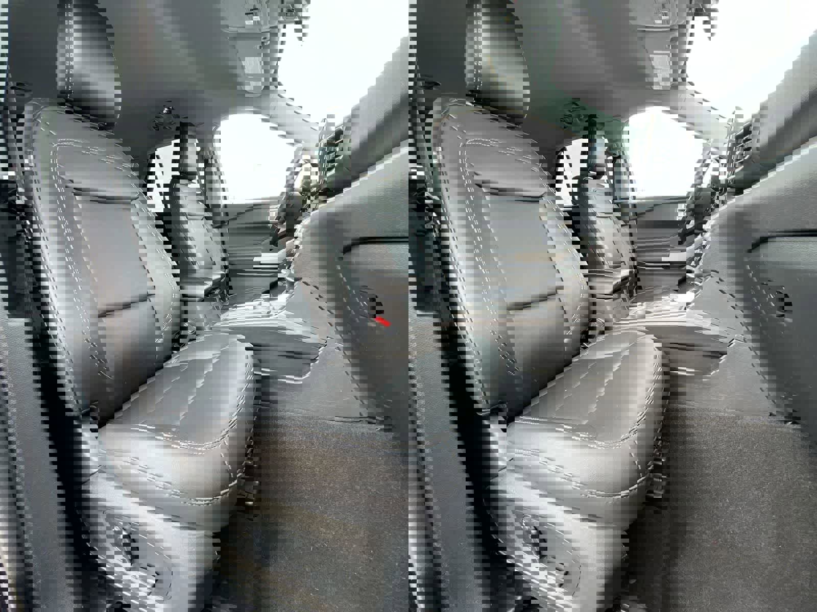 Certified 2023 Ford Explorer XLT w/ Equipment Group 202A image 21