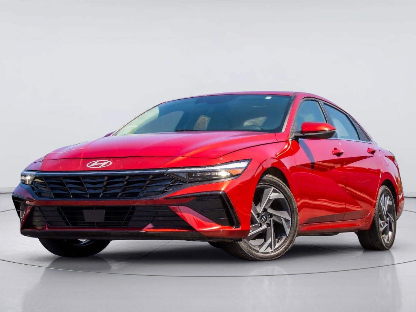 Used 2025 Hyundai Elantra Limited FWD image 1