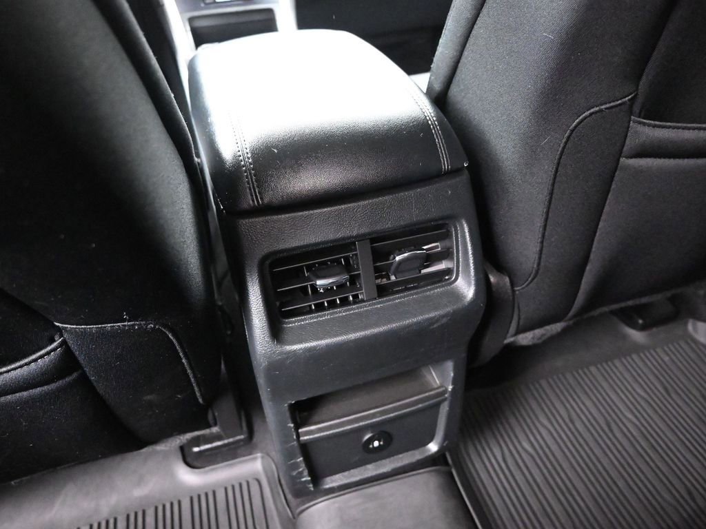 Certified 2022 Ford Edge SE w/ Black Appearance Package image 49