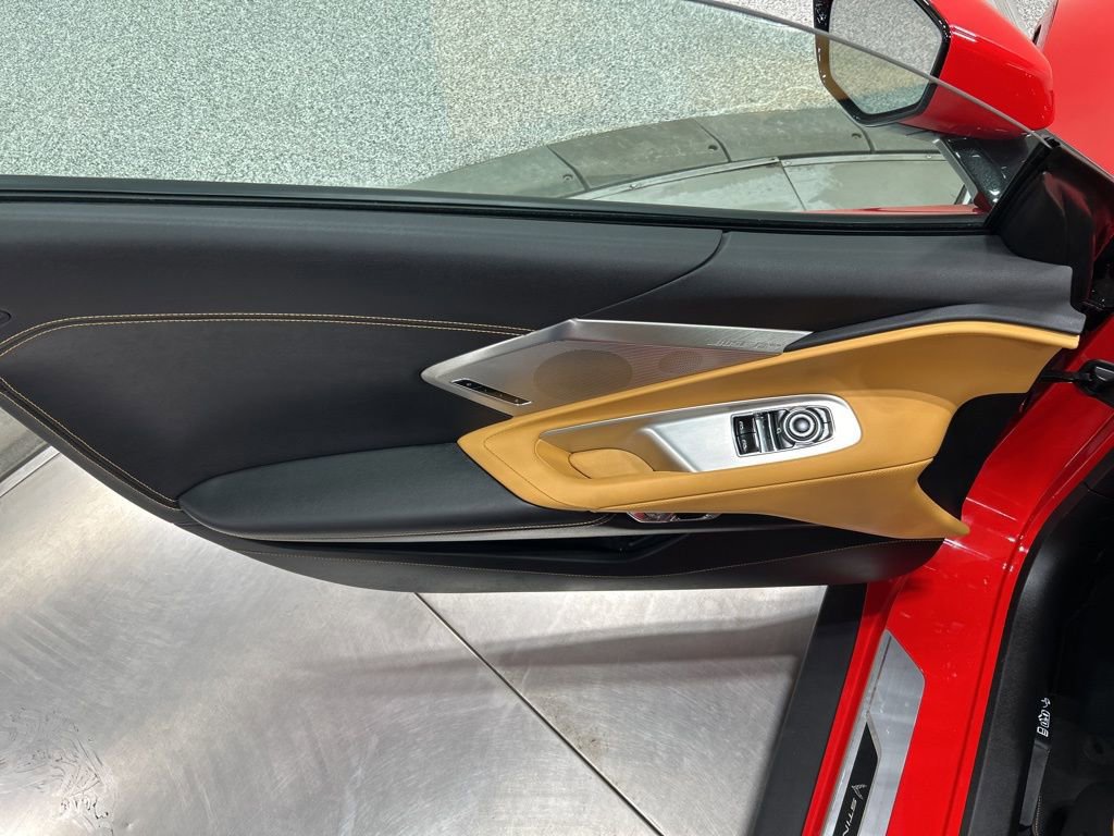 Used 2021 Chevrolet Corvette Stingray w/ Engine Appearance Package image 11