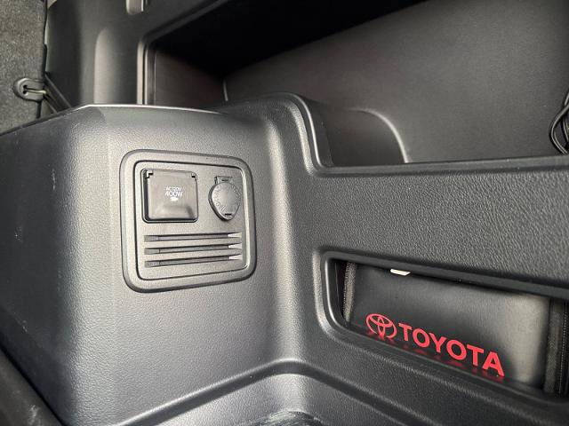 Used 2023 Toyota 4Runner TRD Off-Road Premium w/ Off Road Premium Plus Package AWD/4WD image 17