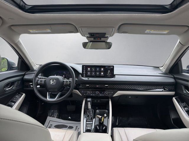 Used 2023 Honda Accord Touring image 3