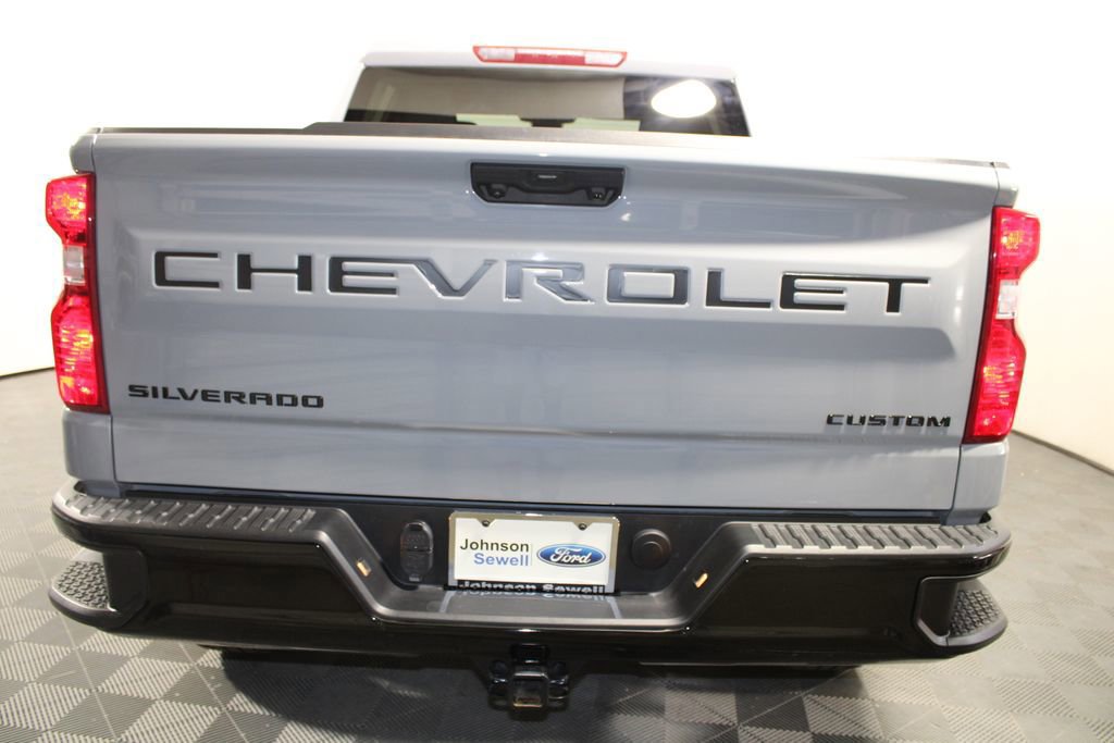 Used 2025 Chevrolet Silverado 1500 Custom Trail Boss w/ LPO, Dark Essentials Package image 3