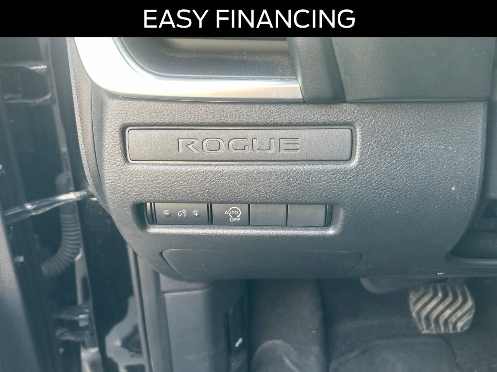 Used 2024 Nissan Rogue S AWD/4WD image 17