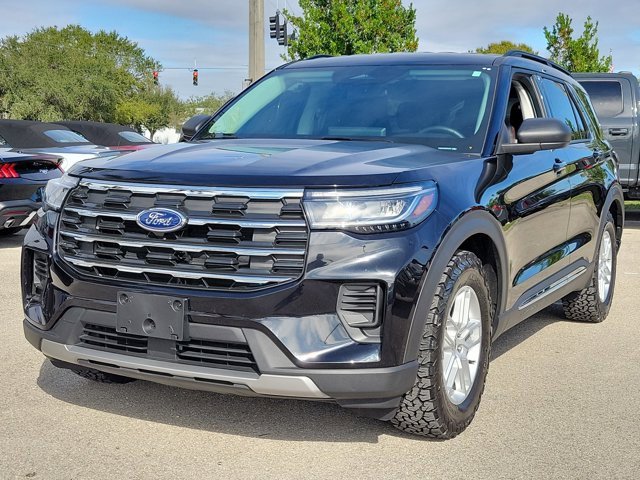 Certified 2025 Ford Explorer Active image 3