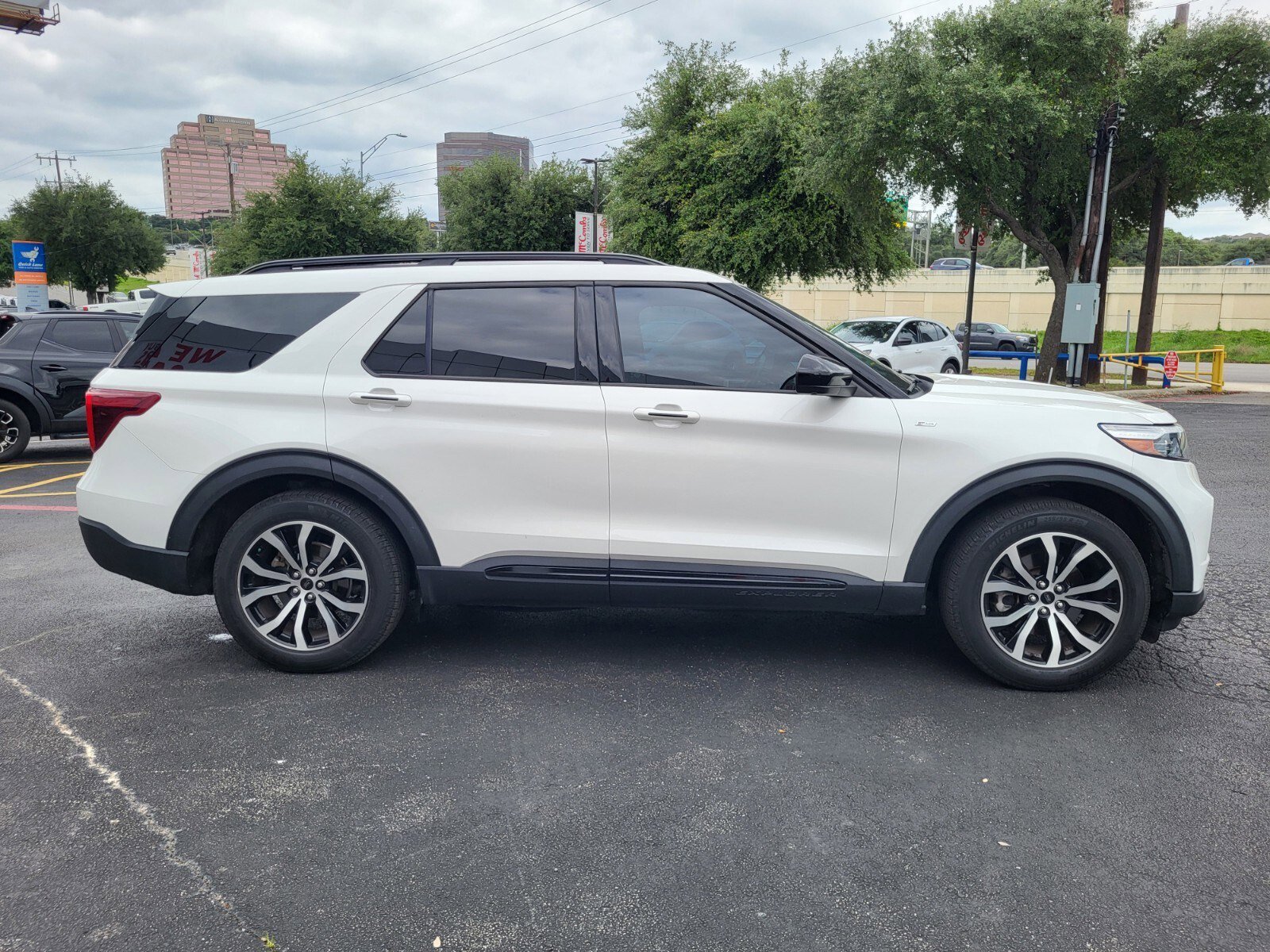 Certified 2023 Ford Explorer ST-Line RWD image 2