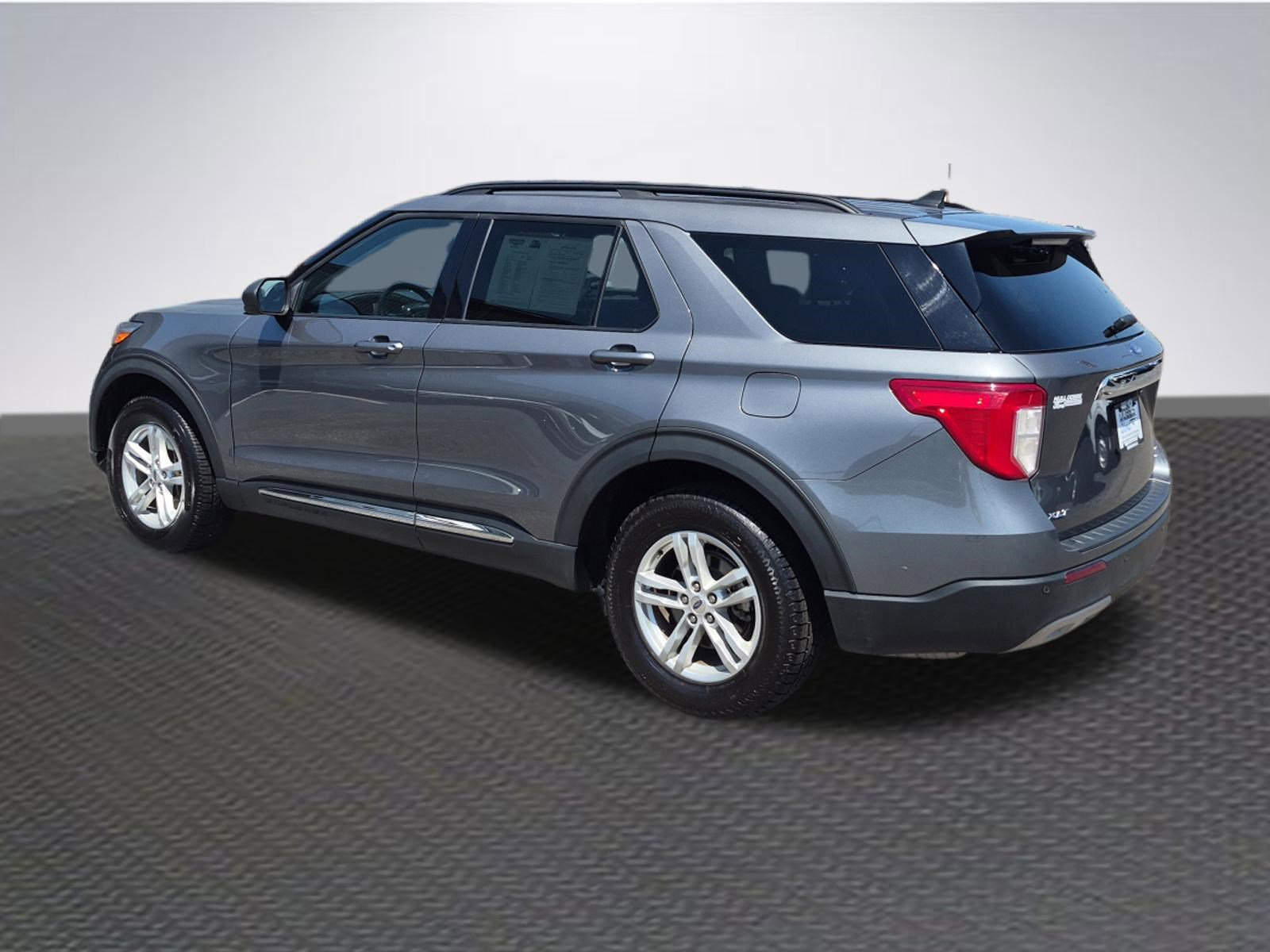 Certified 2024 Ford Explorer XLT w/ Equipment Group 202A AWD/4WD image 5