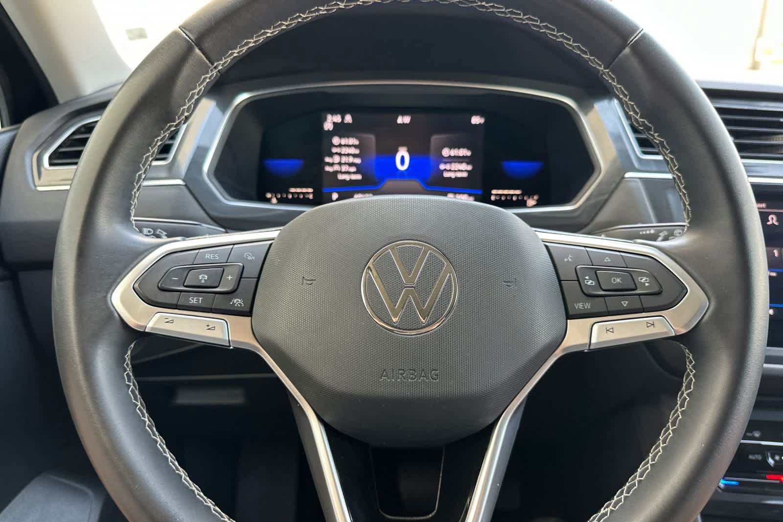 Used 2023 Volkswagen Tiguan SE AWD/4WD image 24