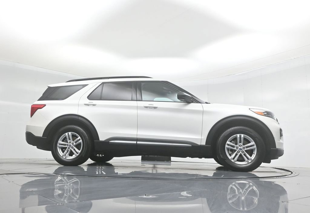 Certified 2023 Ford Explorer XLT image 10