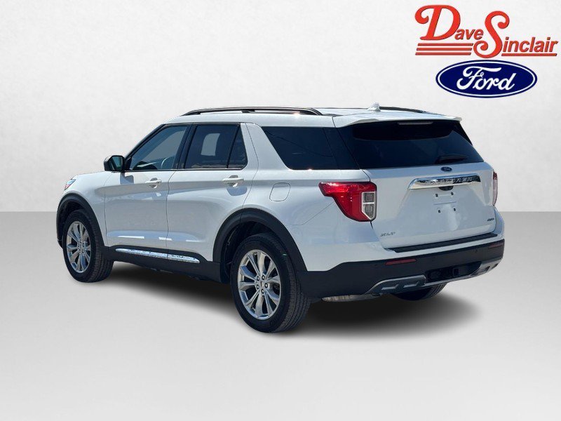 Certified 2024 Ford Explorer XLT w/ Equipment Group 202A AWD/4WD image 9