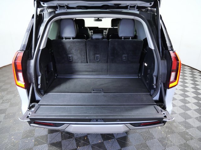 Certified 2025 Ford Expedition Platinum AWD/4WD image 9
