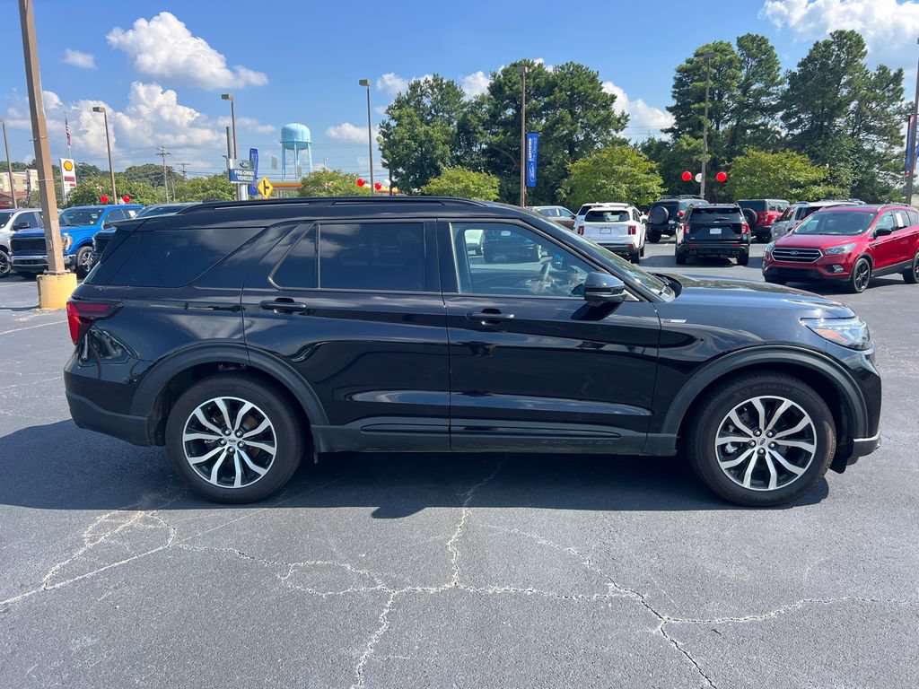 Certified 2026 Ford Explorer ST-Line RWD image 5