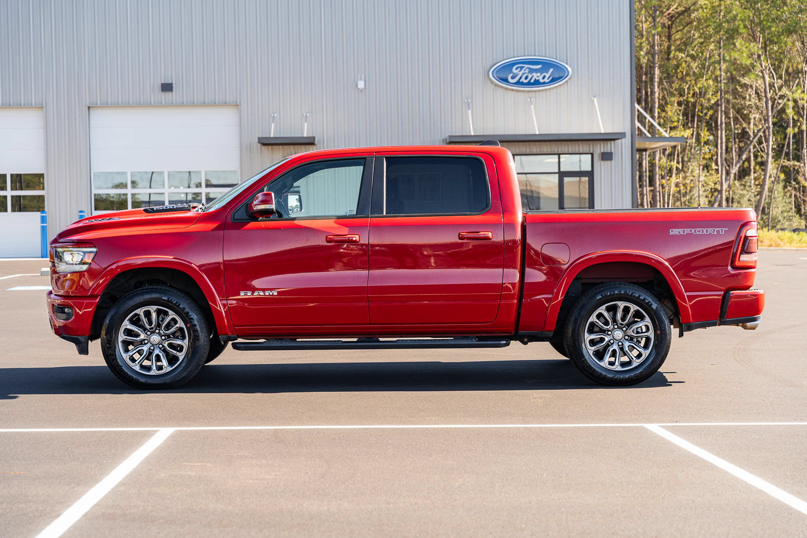 Used 2020 RAM 1500 Laramie w/ Sport Appearance Package AWD/4WD image 4