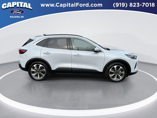 Certified 2025 Ford Escape Platinum w/ Premium Technology Package image 9