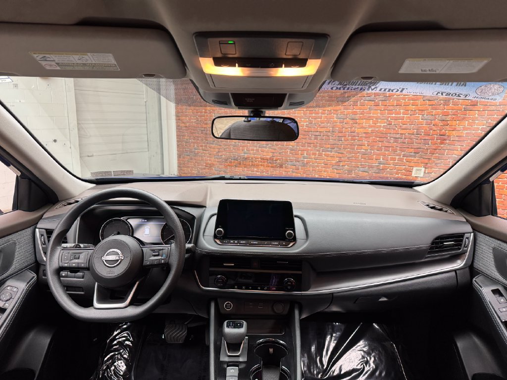 Used 2023 Nissan Rogue SV AWD/4WD image 12