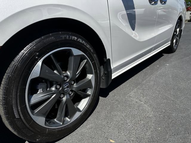 Used 2023 Honda Odyssey Elite image 12
