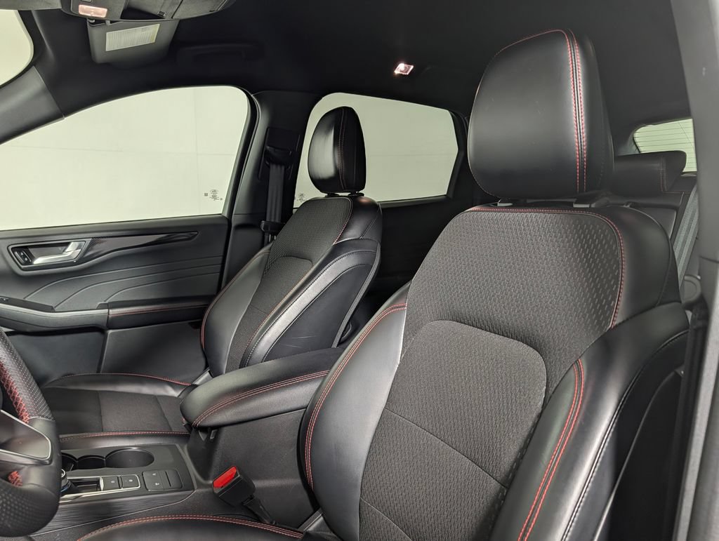 Certified 2025 Ford Escape ST-Line FWD image 25