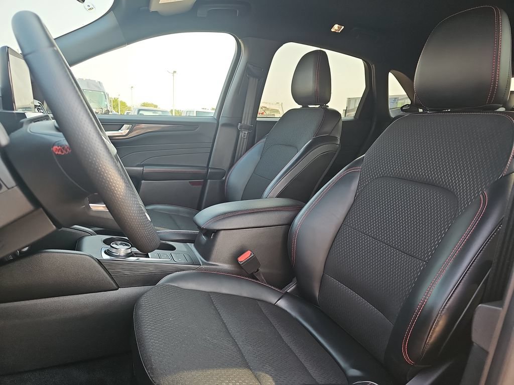 Certified 2026 Ford Escape ST-Line AWD/4WD image 14