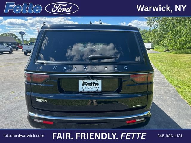 Used 2024 Jeep Wagoneer Series II w/ Flexible Seating Group AWD/4WD image 9