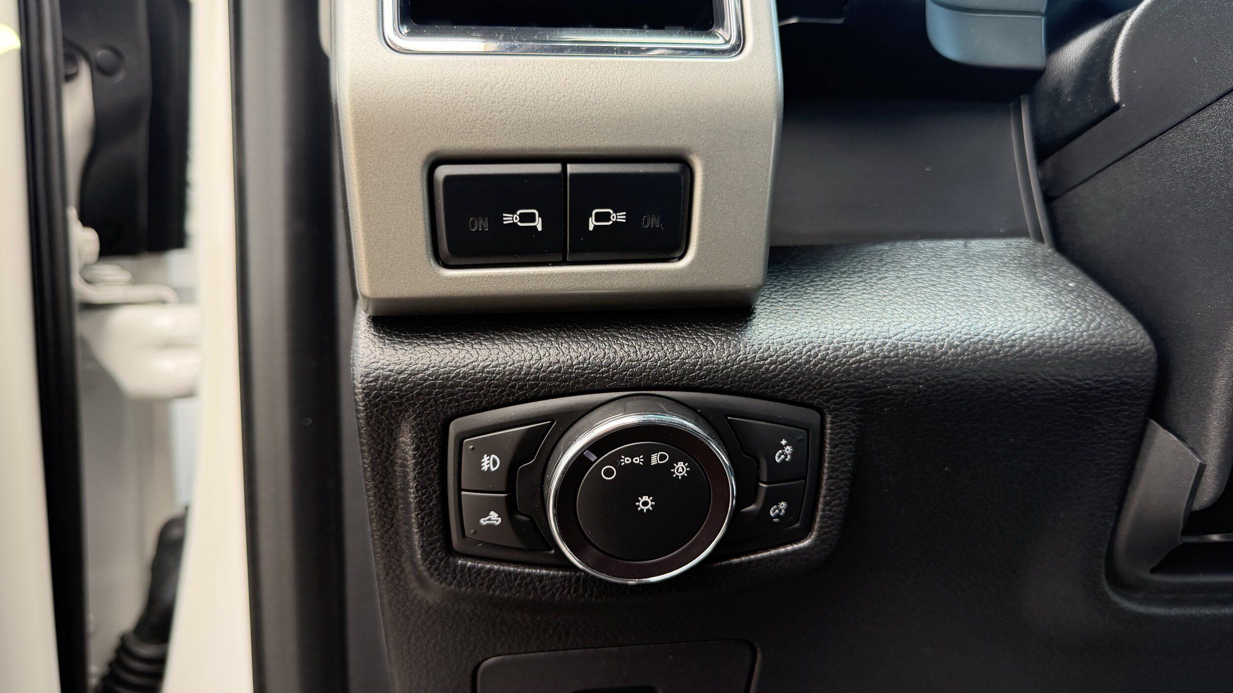 Certified 2017 Ford F150 Lariat AWD/4WD image 27