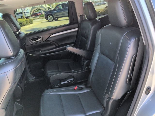 Used 2018 Toyota Highlander XLE AWD/4WD image 14