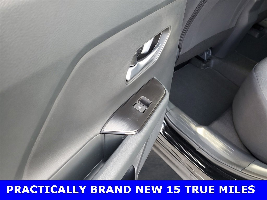 Used 2025 Nissan Kicks SV image 9