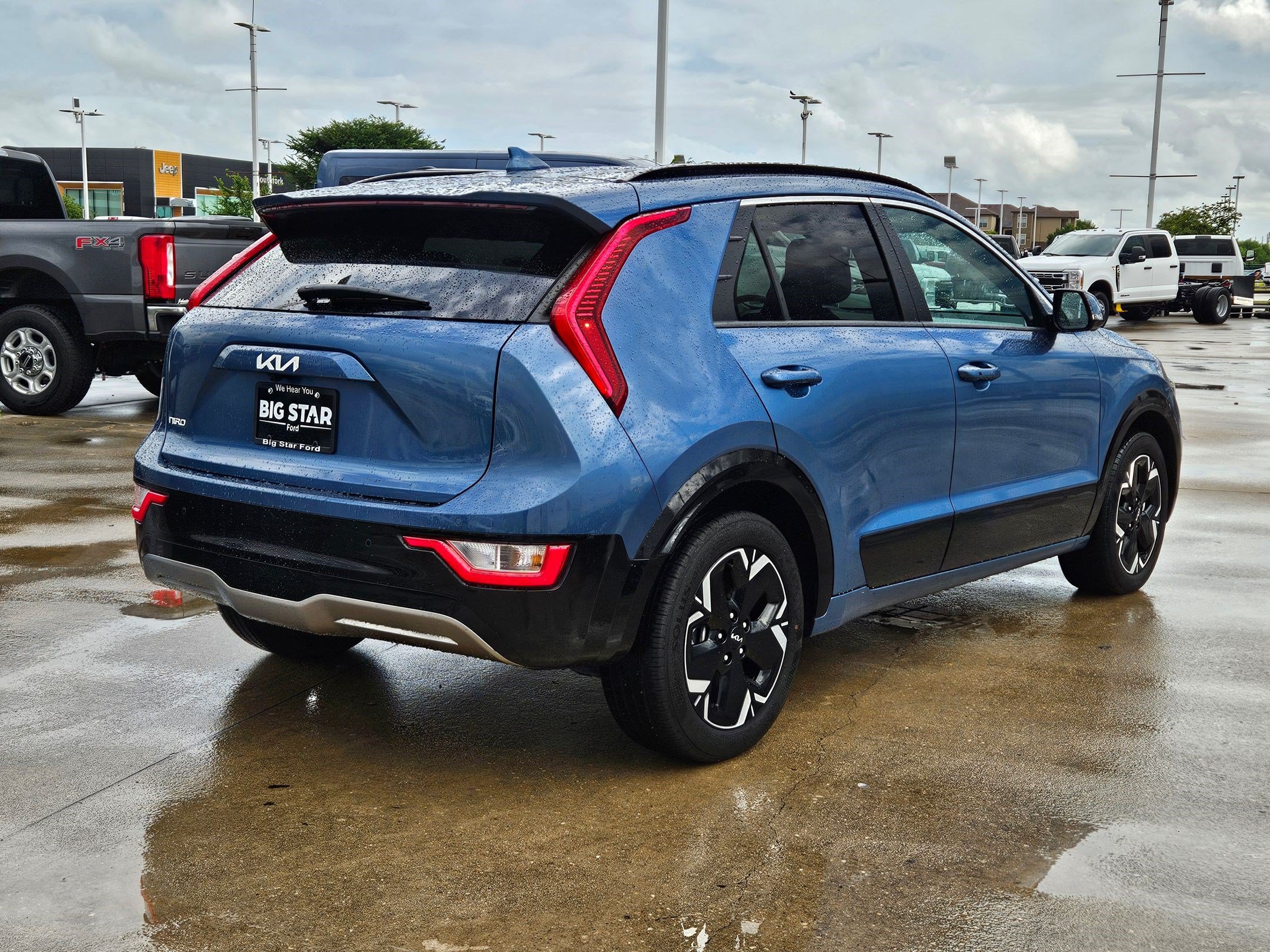 Used 2024 Kia Niro Wind FWD image 3