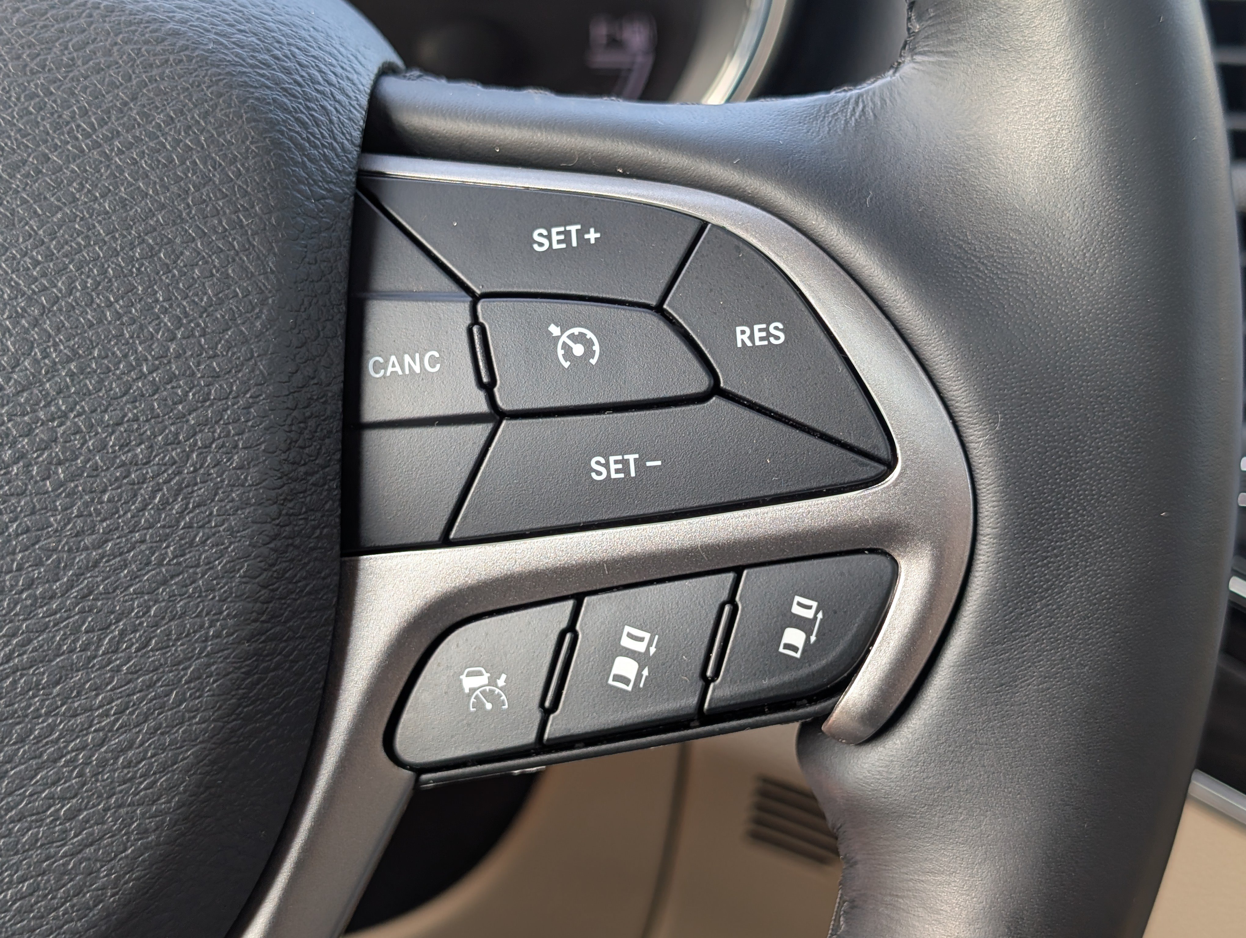 Used 2021 Jeep Grand Cherokee Limited w/ Luxury Group II AWD/4WD image 26