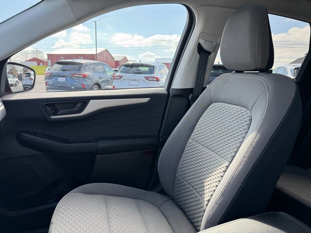 Certified 2022 Ford Escape SE w/ SE Sport Appearance Package image 25