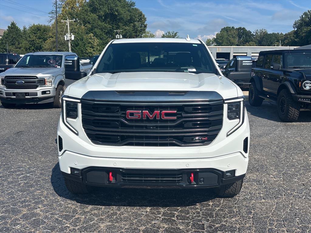 Used 2024 GMC Sierra 1500 AT4 w/ Technology Package AWD/4WD image 2
