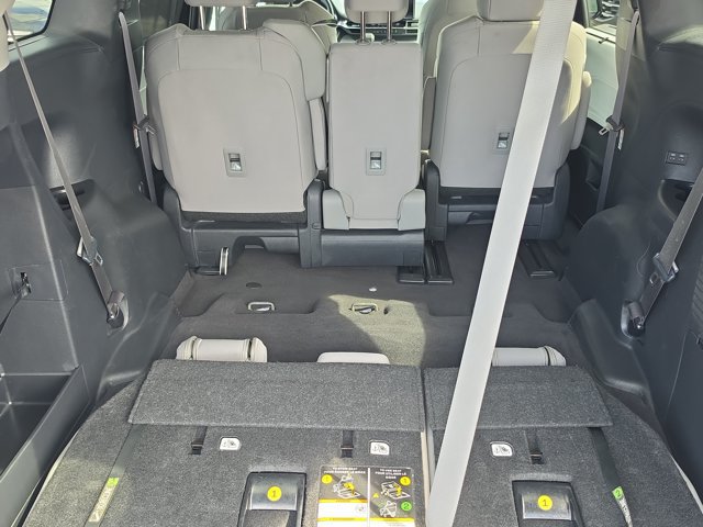 Used 2025 Toyota Sienna LE FWD image 9