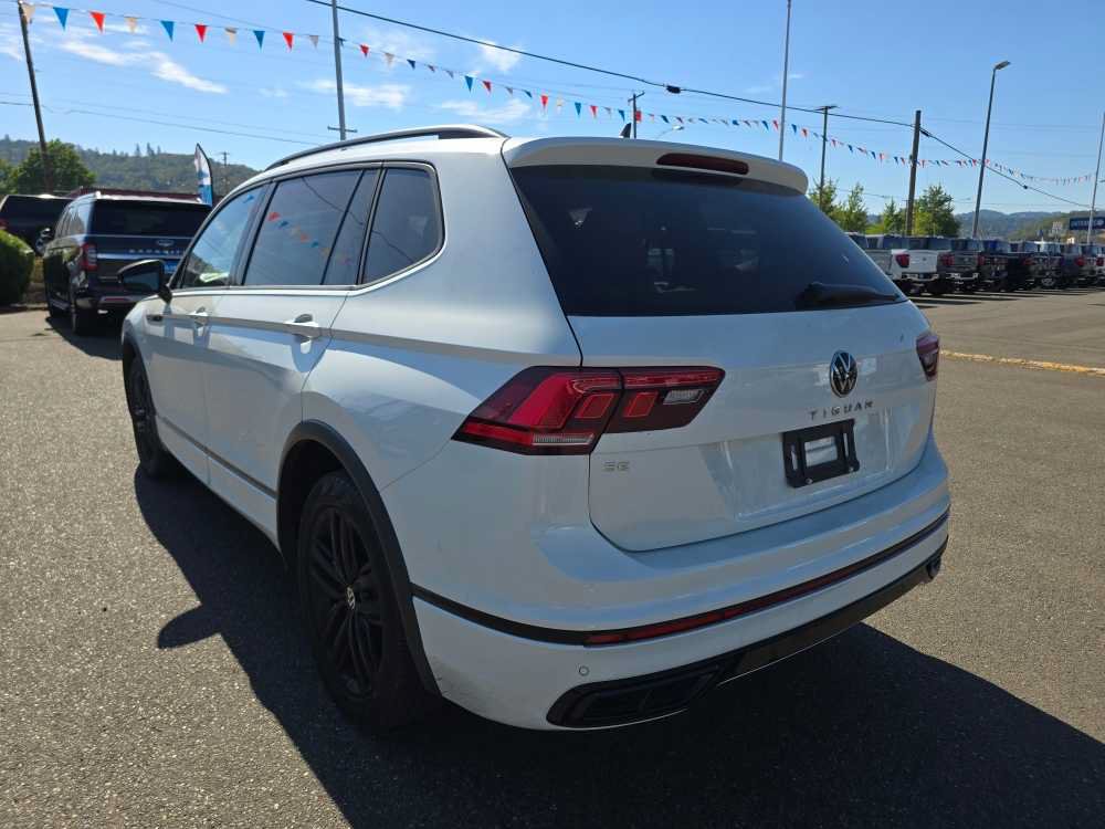 Used 2022 Volkswagen Tiguan SE R-Line FWD image 16