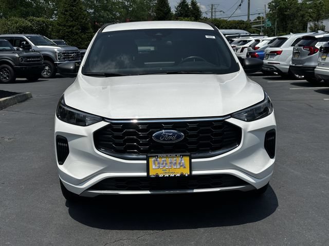 Certified 2023 Ford Escape ST-Line w/ Tech Pack #1 AWD/4WD image 2