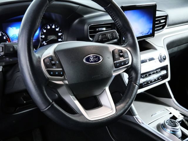 Certified 2023 Ford Explorer XLT w/ Equipment Group 202A AWD/4WD image 18