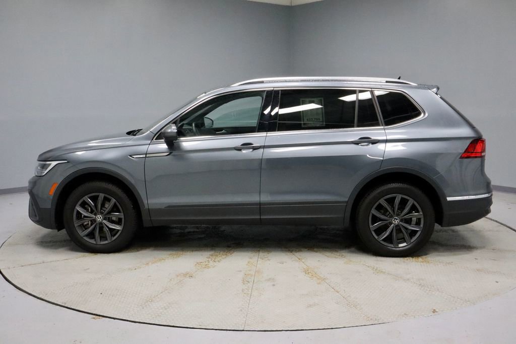 Used 2022 Volkswagen Tiguan SE image 2
