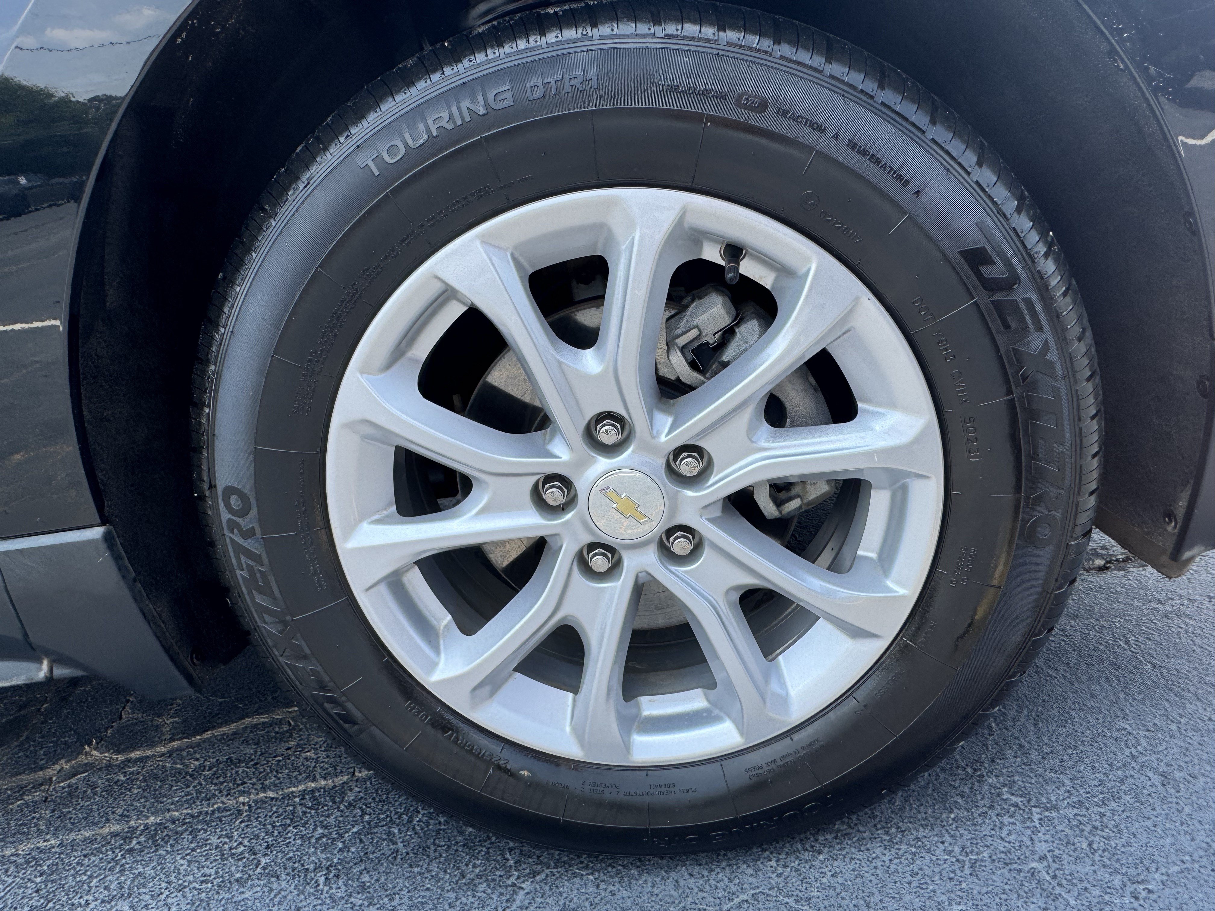Used 2020 Chevrolet Equinox LT FWD image 14